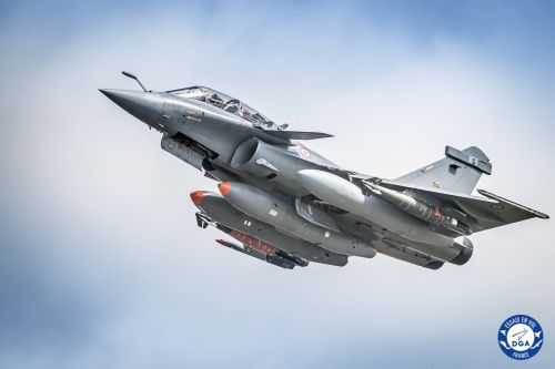 Francuski przemysł przeprowadził już próby zrzutu AASM 1000 GS przenoszonych przez Rafale, potwierdzające kompatybilność bomby z systemem uzbrojenia samolotu / Zdjęcie: DGA