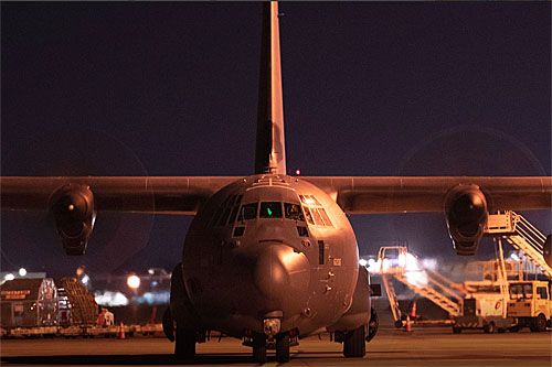 Samolot transportowy MC-130J Commando II przeznaczony do operacji specjalnych po wylądowaniu w bazie 193rd Special Operations Wing / Zdjęcie: ANG