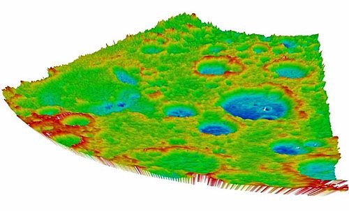 Obraz kraterów księżycowych uzyskany przez radary systemu Faceted Eye