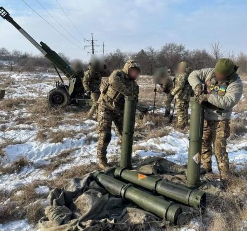 Używany przez Ukraińców egzemplarz armatomoździerza holowanego 2B16 Nona-K był wcześniej przechowywany we lwowskiej Akademii Wojsk Lądowych im. Hetmana Piotra Sahajdacznego / Zdjęcia: Telegram – Tysk