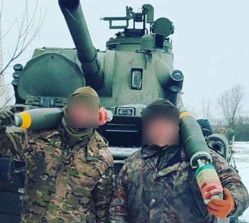 W ciągu trwającej od roku pełnoskalowej wojny Ukraińcy mieli zdobyć 3 armatomoździerze samobieżne 2S23 Nona-SWK, które – z racji braków w ciężkim uzbrojeniu – wcielono do służby