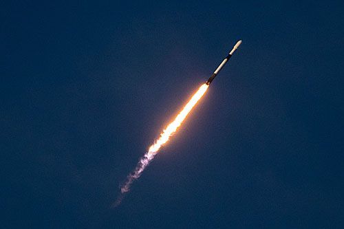 Rakieta nośna SpaceX Falcon 9 krótko po starcie z ośrodka na Cape Canaveral, 27.02.2023 / Zdjęcie: NASA