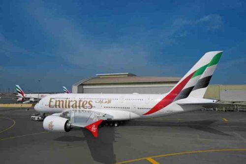 Pierwszym samolotem w najnowszej kolorystyce Emirates jest Airbus A380 A6-EOE, który w tym tygodniu opuścił hangar Emirates Engineering po modernizacji / Zdjęcie: Emirates