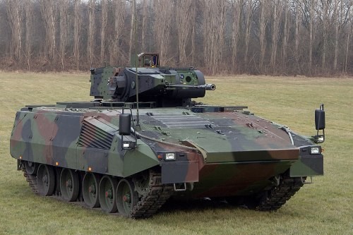 Niemiecki bwp Puma, najcięższy obecnie, seryjnie produkowany pojazd tego typu na świecie. Przyszłe wozy US Army, których pierwsze dostawy mają nastąpić w 2018, mają być jeszcze bardziej masywne i większe / Zdjęcie: KMW