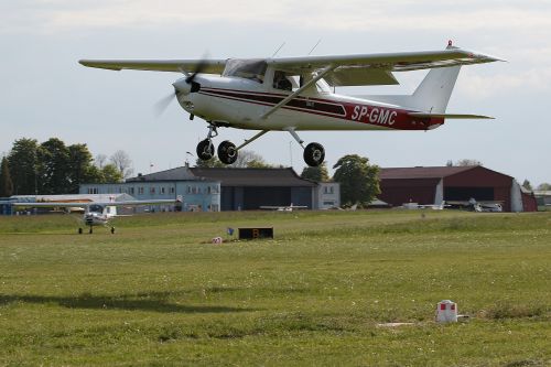 Starty i lądowania do wszystkich konkurencji rozgrywanych podczas 60. Lotu Południowo-Zachodniej Polski im. Franciszka Żwirki odbywały się na lotnisku Aeroklubu Krakowskiego w Pobiedniku Wielkim / Zdjęcia: Marcin Sigmund