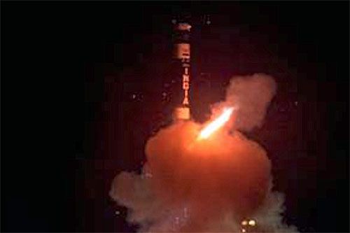 Agni Prime, wyprodukowana w Indiach rakieta balistyczna, pomyślnie przeszła test w locie u wybrzeży Odisha / Zdjęcie: DRDO