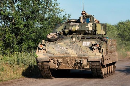 Przekazanie bwp M2 Bradley i kto Stryker pozwoli uzupełnić część strat poniesionych przez SZ Ukrainy w czasie kontrofensywy / Zdjęcie: Twitter