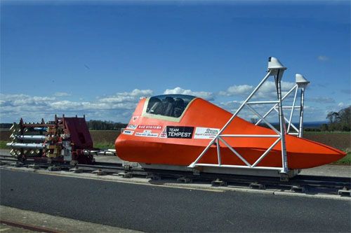 Makieta platformy ewakuacyjnej załogi demonstratora samolotu bojowego używana w testach naziemnych / Zdjęcie: BAE Systems