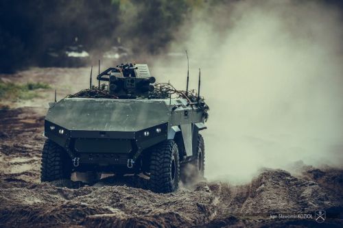 Ćwiczenie eksperymentalne FEX na terenie poligonu w Nowej Dębie było okazją do użycia m.in. różnego rodzaju naziemnych i powietrznych systemów bezzałogowych / Zdjęcia: MON