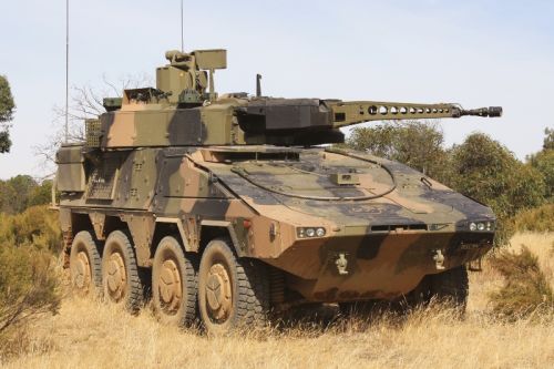 Pozyskiwane przez Bundeswehrę wozy rozpoznawcze Boxer sWaTrInf będą oparte o australijskie bwr Boxer CRV z wieżą Lance / Zdjęcie: Rheinmetall