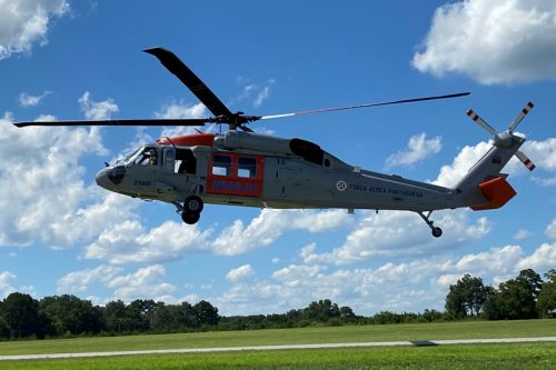UH-60A Black Hawk znacznie zwiększą się zdolności wojsk lotniczych Portugalii do walki z pożarami na terenach wiejskich / Zdjęcie: MO Portugalii 