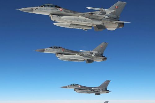 Według najnowszych zapowiedzi Dania ma przekazać Ukrainie 19 F-16, a Holandia 42 takie samoloty / Zdjęcie: MO Danii