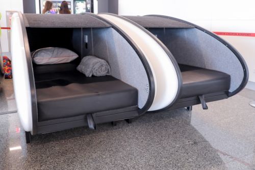 Kapsuły do spania to idealne rozwiązanie dla pasażerów oczekujących na przesiadkę / Zdjęcia: Lotnisko Chopina