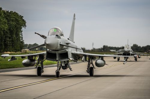 Samoloty wielozadaniowe Typhoon przyleciały do Polski z bazy RAF Akrotiri na Cyprze / Zdjęcie: RAF