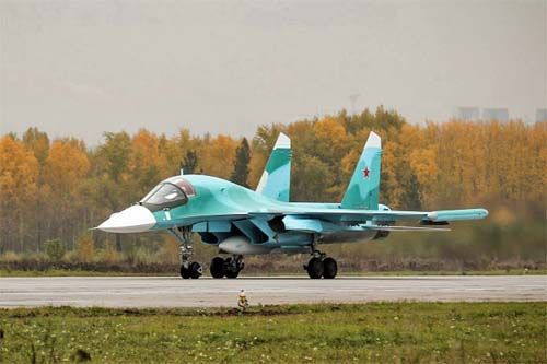Jeden z bombowców frontowych Su-34M dostarczonych właśnie WKS Rosji przez NAZ im. Czkałowa / Zdjęcie: PAO OAK