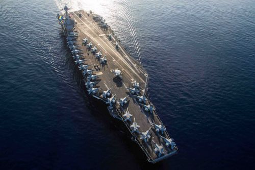 W rejon wschodniego Morza Śródziemnego US Navy skierowała lotniskowcową grupę uderzeniową USS Gerald R. Ford Carrier Strike Group / Zdjęcie: US Navy