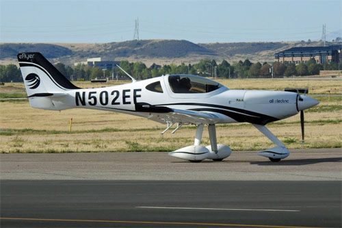 Prototyp 2-miejscowego elektrycznego samolotu eFlyer / Zdjęcie: Bye Aerospace