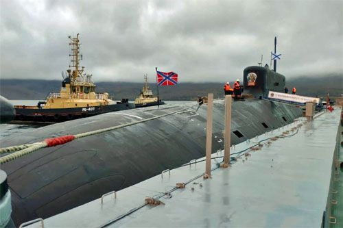 Rosyjski atomowy okręt podwodny uzbrojony w strategiczne rakiety balistyczne K-553 Generalissimus Suworow po przybyciu do stałej bazy w Wiluczińsku na Kamczatce / Zdjęcie: kanał Telegram Tichookieanskij fłot