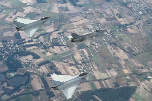Podczas Operacji Garson brytyjskie Typhoony współdziałały m.in. z polskimi F-16 z 31. BLT / Zdjęcie: MO W. Brytanii 