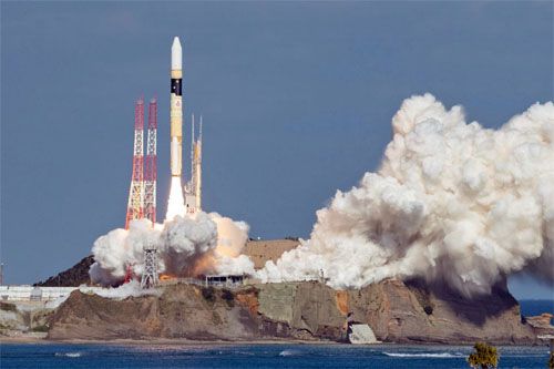 Rakieta nośna H-2A z satelitą IGS-Optical 8 startuje z ośrodka Tanegashima / Zdjęcie: MHI via X