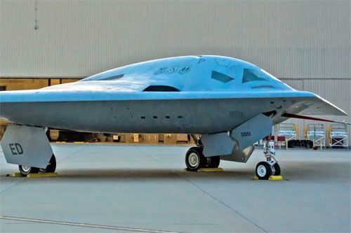 Prototyp bombowca stealth B-21 Raider w czasie przygotowań do pierwszego lotu / Zdjęcie: USAF