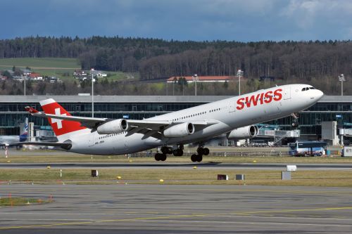Rejsy na trasie Zurych – Seul mają być wykonywane Airbusami A340-300, których linie Swiss obecnie mają już tylko 4 / Zdjęcie: Swiss