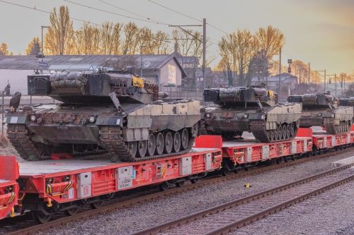 Dwie z trzech partii wysłanych do Niemiec ex-szwajcarskich czołgów wysłano transportem kolejowym / Zdjęcie: Armasuisse