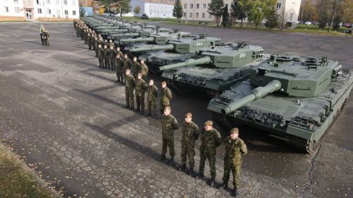 Jeżeli wszystkie plany zakupowe dojdą do skutku Czechy mogą dysponować w przyszłości ponad setką Leopardów 2 / Zdjęcie: MO Czech