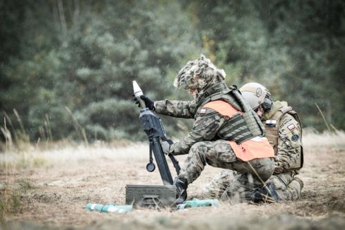 Ultralekki moździerz ANTOS kal. 60,7 mm / Zdjęcie: Works 11