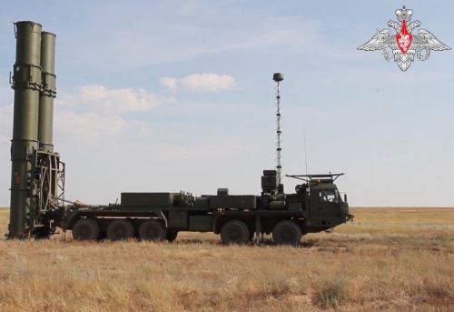 Zestawy S-500 mają uzupełniać w rosyjskich siłach zbrojnych kompleksy S-400 / Zdjęcie: MO FR