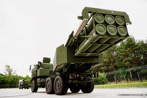 Wśród planowanych w tym roku umów, zamówione mają zostać kolejne systemy artylerii rakietowej w programie Homar / Zdjęcie: MON
