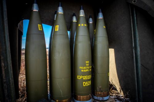 Do sfinansowania zakupu amunicji artyleryjskiej dla Ukrainy zgłosiło się 18 państw / Zdjęcie: USMC