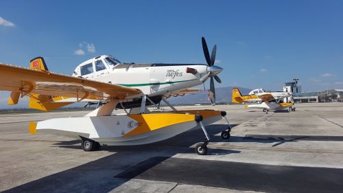 Tureckie AT-802 na lotnisku w Skopje / Zdjęcia: Igor Bożinovski