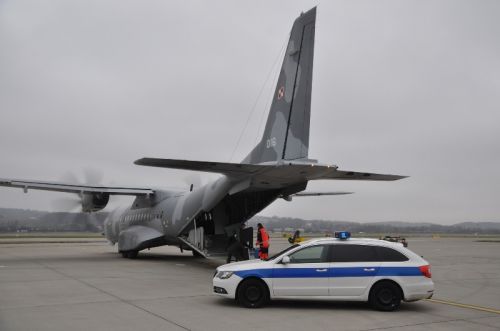 Akcje Serce, podczas których konieczna jest współpraca lotnictwa wojskowego z cywilnymi podmiotami medycznymi pozwalająca na szybki transport organów, uratowały do tej pory życie kilkuset pacjentom / Zdjęcie: 8. Krakowska Baza Lotnictwa Transportowego