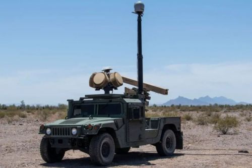 W wersji mobilnej EAGLS posadowiony może być na niemal dowolnym pojeździe, w tym HMMWV. Występuje też w wersji przewoźnej / Zdjęcie: USAF