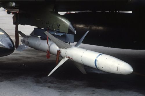 Zmodyfikowane pociski HARM wejdą do arsenału samolotów F-16 emirackich wojsk lotniczych / Zdjęcie: X