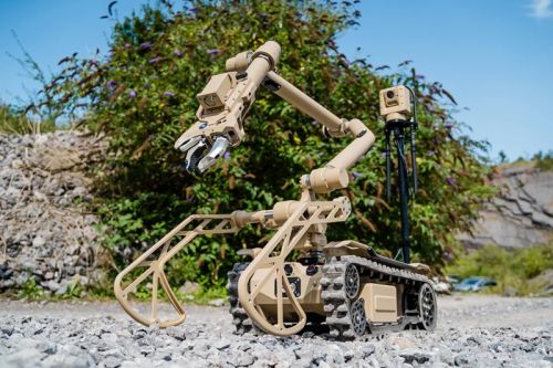 Roboty saperskie T4 mogą być przewożone na pojazdach 4x4 / Zdjęcie: L3Harris Technologies