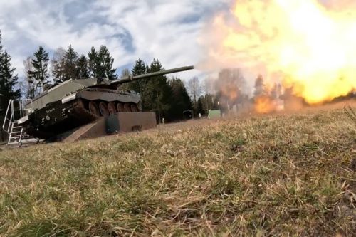 Brytyjczycy zamierzają zbudować 8 prototypów Challengera 3, a następnie zmodernizować 140 wozów zgodnie z docelową konfiguracją / Zdjęcie: RBSL