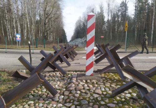 Budowa umocnień na granicy ma być projektem realizowanym przez kilka najbliższych lat / Zdjęcie: X