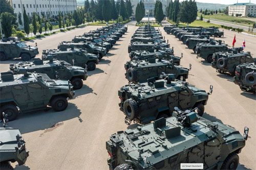 Tureckie pojazdy opancerzone klasy MRAP 4x4 Vuran podczas uroczystości przekazania Ministerstwo Obrony Gruzji w bazie pod Tbilisi / Zdjęcie: Gruzji