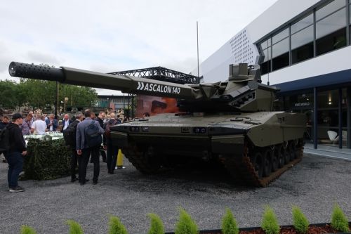 W demonstratorze EMBT-ADT 140 zastosowano wieżę bezzałogową ADT 140 z rozwijaną obecnie armatą Ascalon / Zdjęcia: Dawid Kozdra