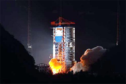 Rakieta nośna CZ-2C startuje z kosmodromu Xichang / Zdjęcie: CASC