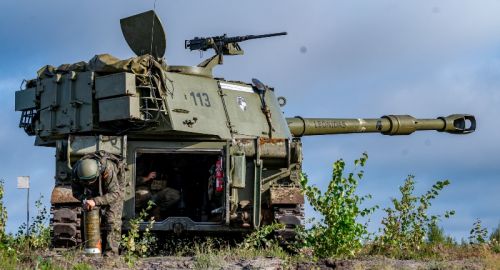 Nowe armatohaubice pozwolą zastąpić przede wszystkim wysłużone systemy M109A5E / Zdjęcie: NATO