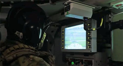 Załoga kto 8x8 Arslon może korzystać z ekranów pokazujących najważniejsze dane i sytuację na zewnątrz / Zdjęcie: kadr z filmu MO Uzbekistanu