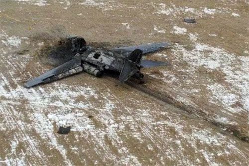 Spalony wrak bombowca B-1B 34th Bomb Squadron, który rozbił się 4 stycznia 2024 podczas lądownia w bazie lotniczej Ellsworth w Dakocie Południowej / Zdjęcie: USAF