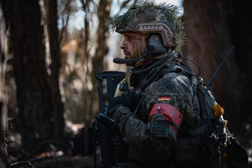 Docelowo niemiecka armia ma odebrać do 191 tys. ochronników słuchu, co teoretycznie pozwoli wyposażyć wszystkich żołnierzy ponad 180-tysięcznej Bundeswehry / Zdjęcie: Bundeswehr