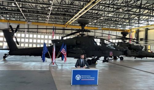 AH-64E pozwolą zbudować całkowicie nowe zdolności Lotnictwa Wojsk Lądowych zastępując przestarzałe Mi-24 / Zdjęcie: MON