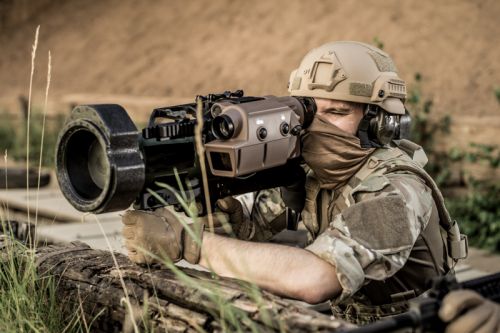 Celowniki Dynahawk mogą być używane wraz posiadanymi przez Bundeswehrę granatnikami Wirkmittel 90 i pociskami kierowanymi Leichte Wirkmittel 1800+ / Zdjęcie: Hensoldt