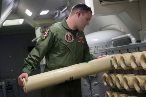 Boje hydroakustyczne mają wejść do wyposażenia indyjskich śmigłowców morskich MH-60R / Zdjęcie: US Navy