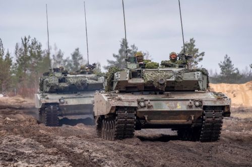 Kanadyjczycy dysponują obecnie flotą 74 czołgów Leopard 2 w służbie i 29 wozów wsparcia na podwoziu czołgowym / Zdjęcie: Canadian Army